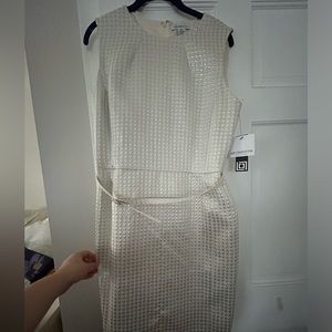NWT Liz Claiborne size 10 belted sheath dress.